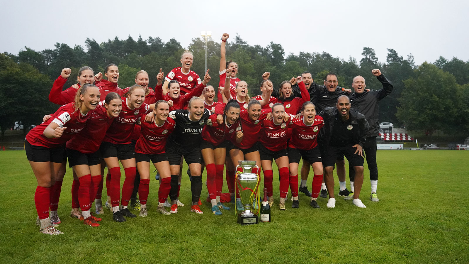 Chris Punnakkattu Daniel celebrating the STEKA Cup 2024 tournament victory together with the FSV Gütersloh squad.